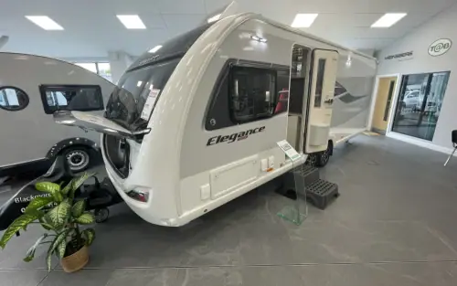 Swift Elegance 835