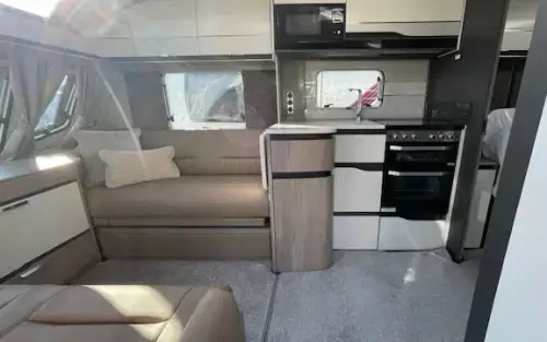 Swift Elegance Grande 780 2025