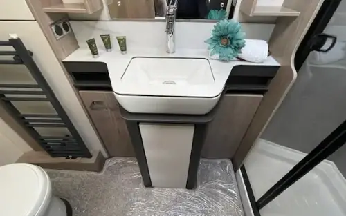 Swift Elegance Grande 780 2025