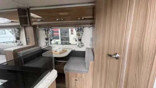 Swift Fairway 530 Platinum Edition 2018