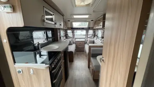 Swift Fairway 530 Platinum Edition 2018