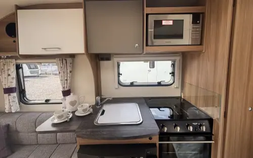 Bailey Platinum Pursuit 430 2018