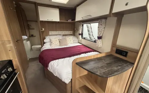 Bailey Platinum Pursuit 430 2018