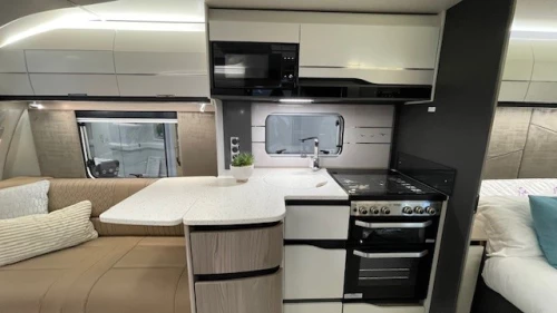 Swift Elegance Grande 780 2025