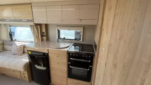 Elddis Avante 482 2017