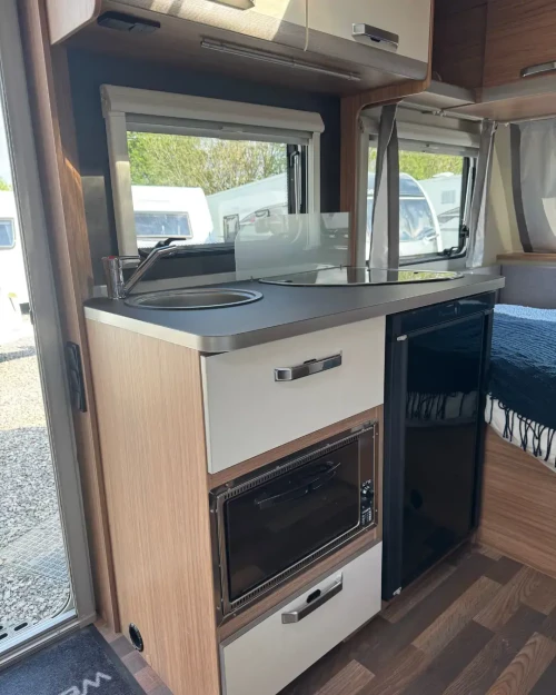 Weinsberg Caraone 390QD/UK 2024