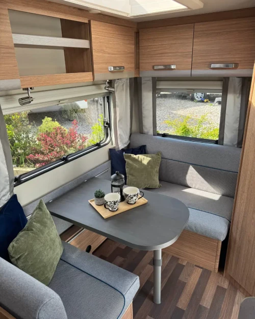 Weinsberg Caraone 390QD/UK 2024