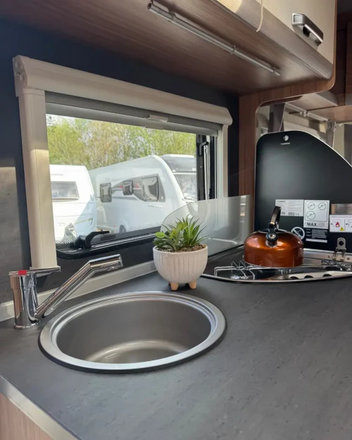 Weinsberg Caraone 390QD/UK 2024