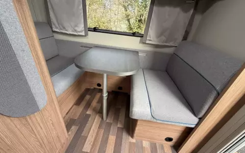 Weinsberg Caraone 400LK / UK 2025