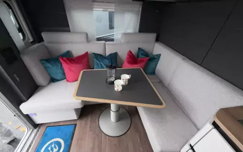 Knaus Azur 460EU 2024