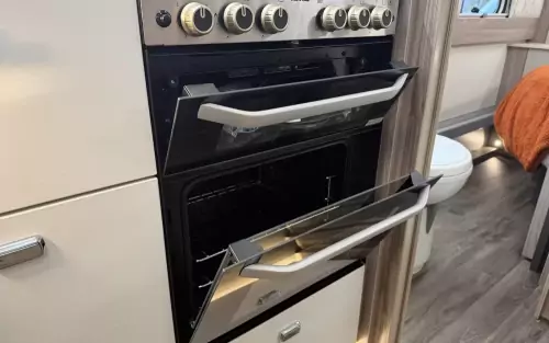 Swift Exclusive Challenger 560 2025