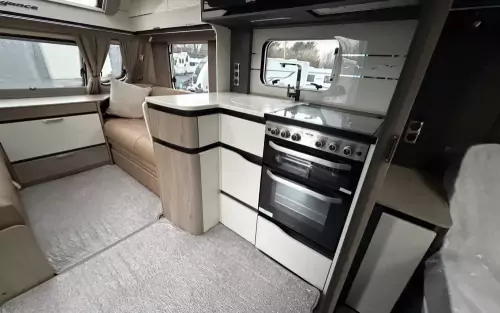 Swift Elegance Grande 780 2025