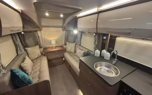 Bailey Unicorn Cabrera Black Edition 2021