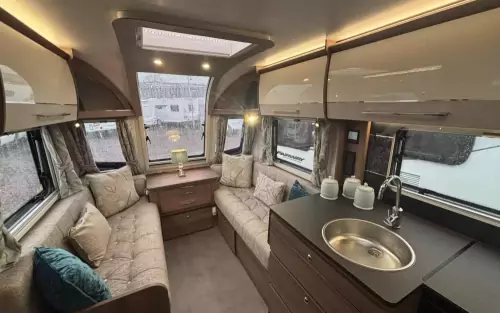 Bailey Unicorn Cabrera Black Edition 2021