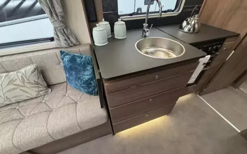 Bailey Unicorn Cabrera Black Edition 2021