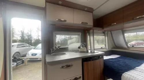 Weinsberg Caraone 390QD/UK 2018