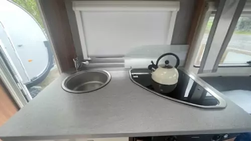 Weinsberg Caraone 390QD/UK 2018