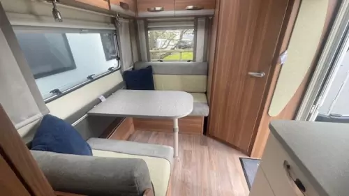 Weinsberg Caraone 390QD/UK 2018