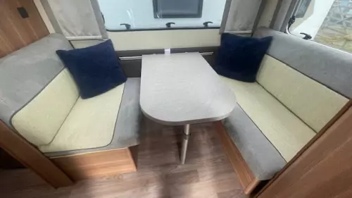 Weinsberg Caraone 390QD/UK 2018