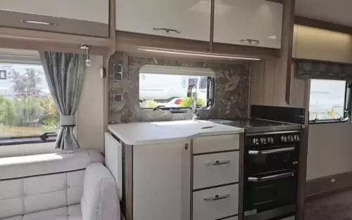 Coachman VIP 575 Kingsham 2024
