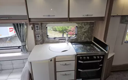 Coachman VIP 575 Kingsham 2024