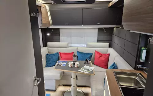 Knaus Azur 460 EU 2024