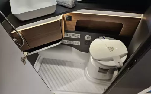 Knaus Azur 460 EU 2024