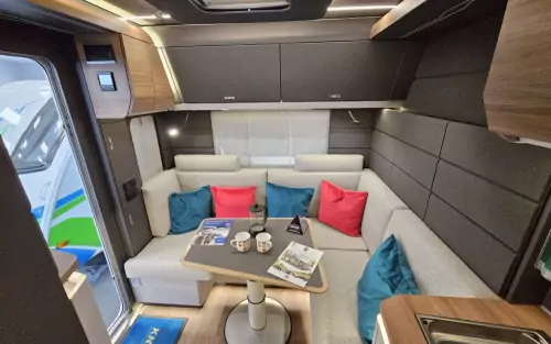 Knaus Azur 460 EU 2024