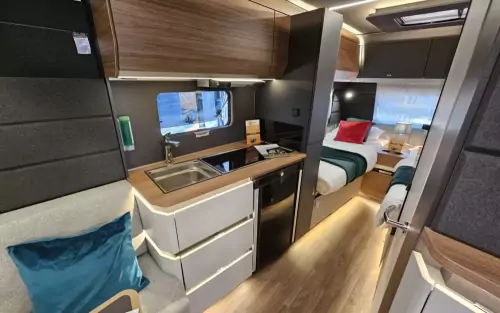 Knaus Azur 460 EU 2024