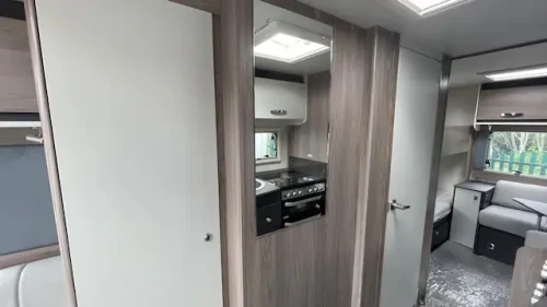 Swift Challenger 590 2027
