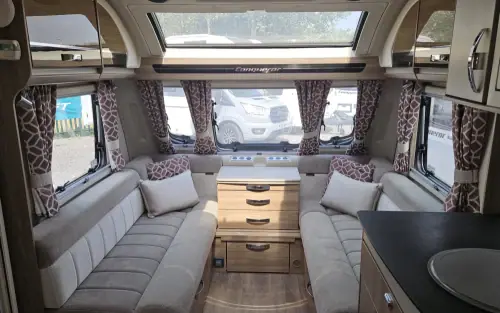 Swift Conqueror 570 2017