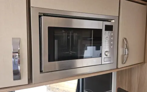 Swift Conqueror 570 2017