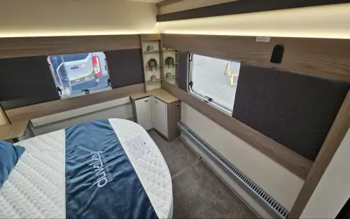 Swift Conqueror Grande 650L  2027