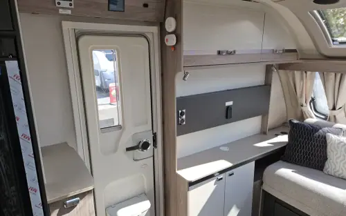 Swift Conqueror Grande 560L 2026