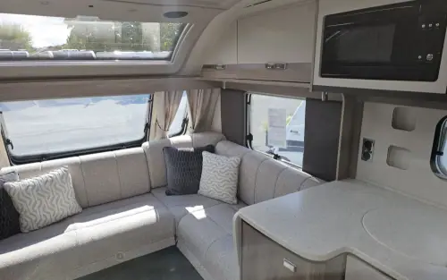 Swift Conqueror Grande 560L 2026