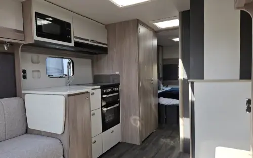Swift Conqueror Grande 560L 2026