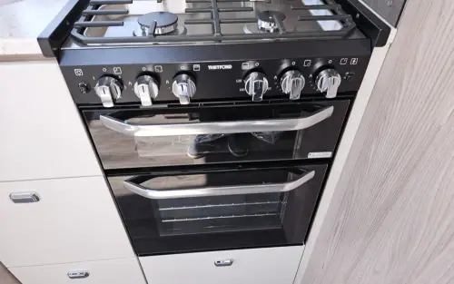 Swift Conqueror Grande 560L 2026