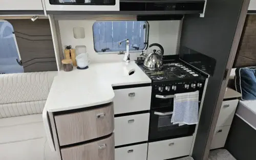 Swift Elegance Grande 845 2027
