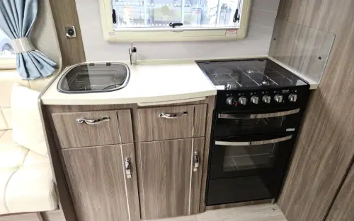 Auto-Sleeper Corinium Duo 2017