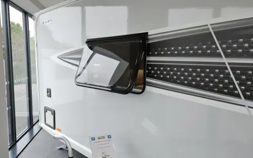Swift Conqueror 580 2027