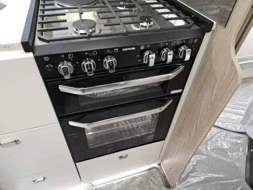 Swift Conqueror 580 2027