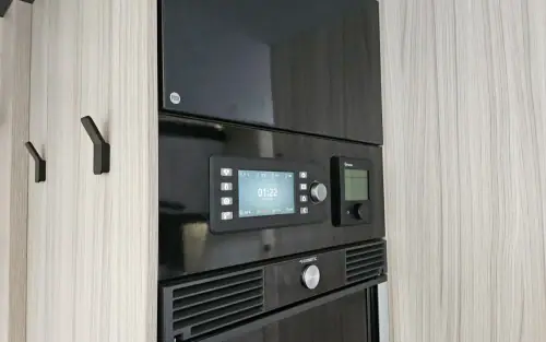 Adria Sun Living A70 DK 2025