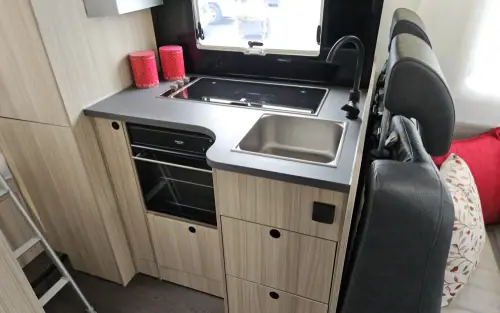 Adria Sun Living A70 DK 2025