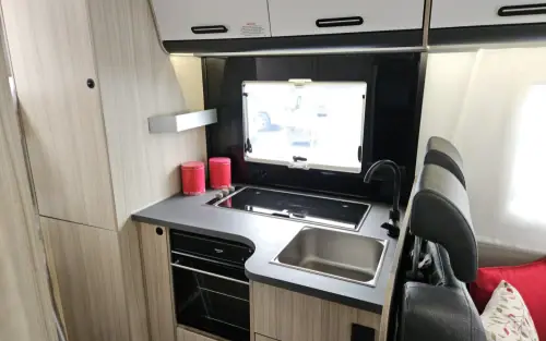 Adria Sun Living A70 DK 2025