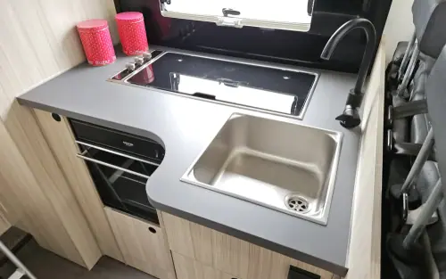 Adria Sun Living A70 DK 2025