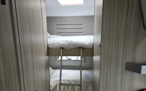 Adria Sun Living A70 DK 2025