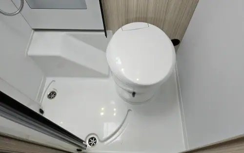 Adria Sun Living A70 DK 2025