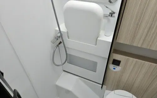 Adria Sun Living A70 DK 2025