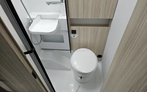 Adria Sun Living A70 DK 2025